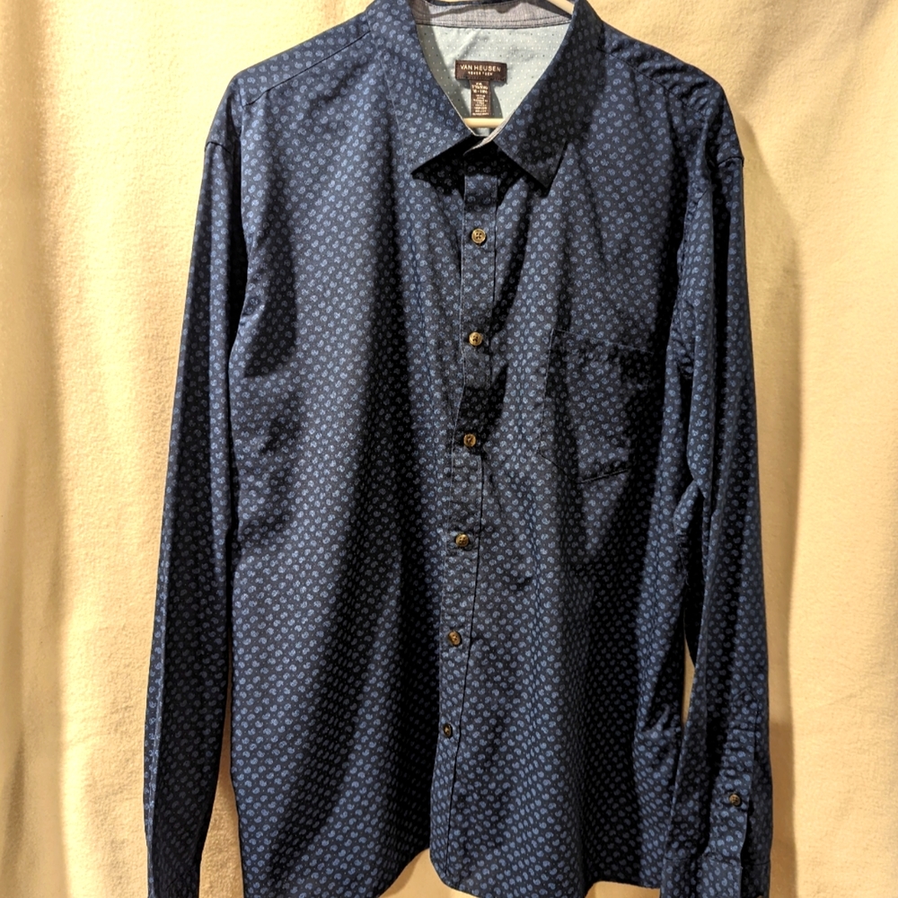 Van Heusen Never Tuck men's button work shirt navy with light blue embellishment
